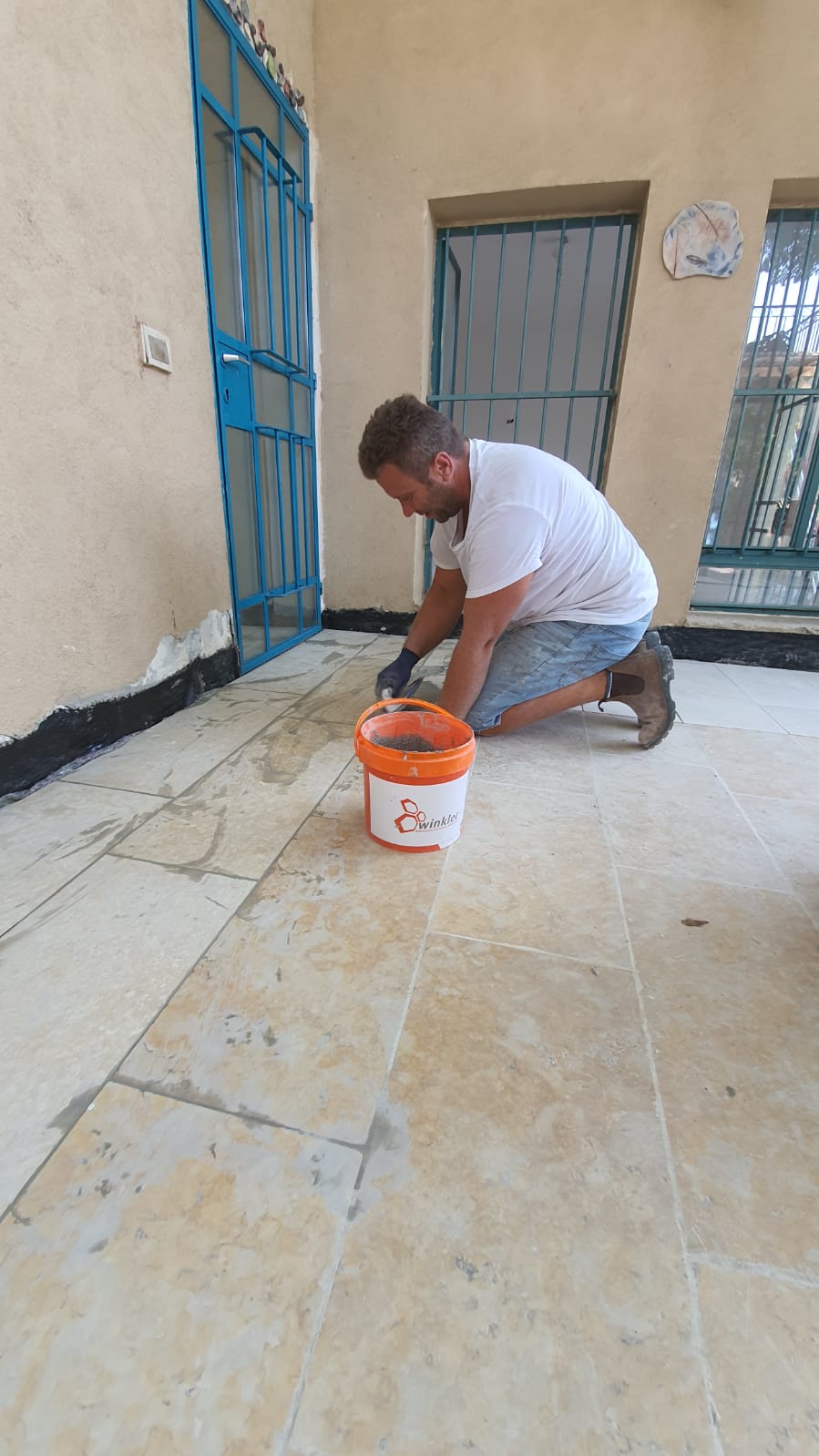 רובה שרון תורגמן - Winkler רובה שרון תורגמן photo - Winkler
