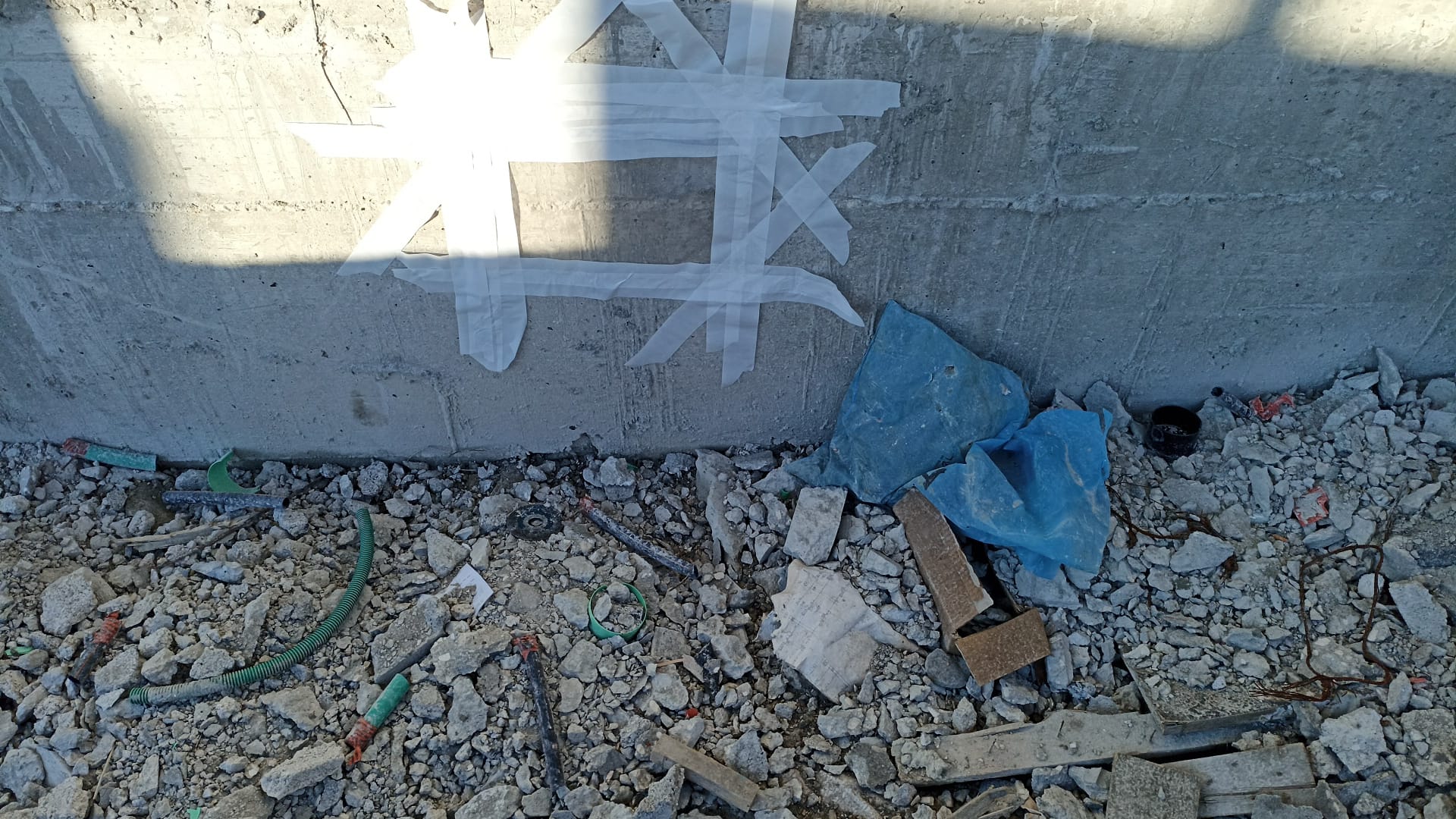 בדיקת לחות סמויה לפני איטום קורות קשר ויסוד - Winkler בדיקת לחות סמויה לפני איטום קורות קשר ויסוד photo - Winkler