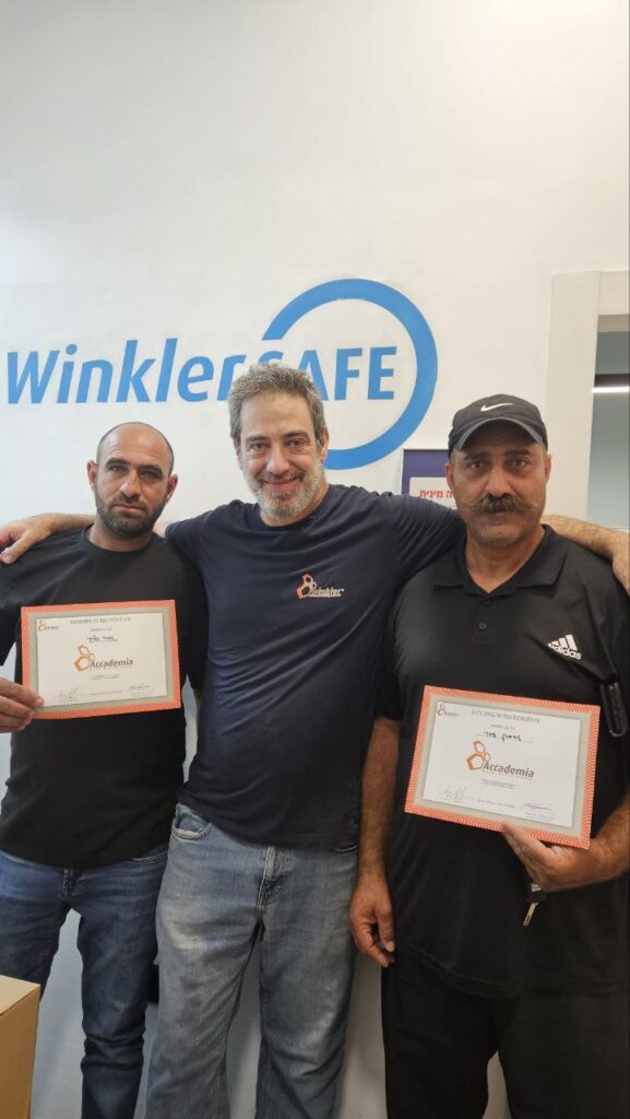 סלותי - Winkler סלותי photo - Winkler