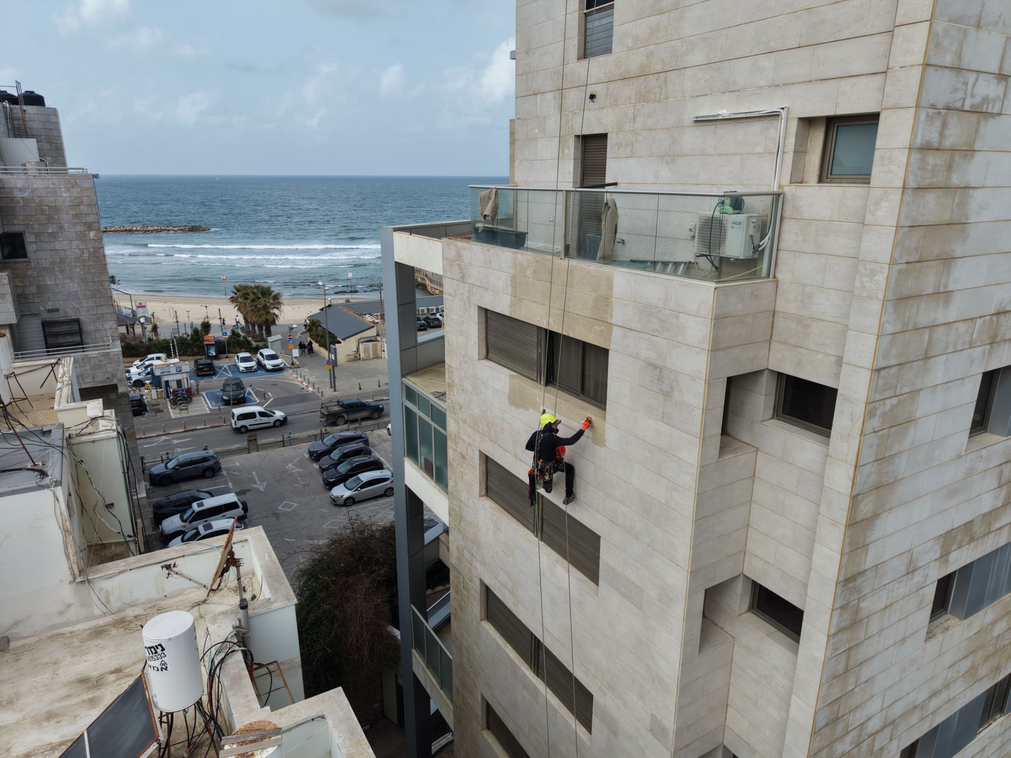 איטום חזית בניין עם סקרמו טרצה של ווינקלר